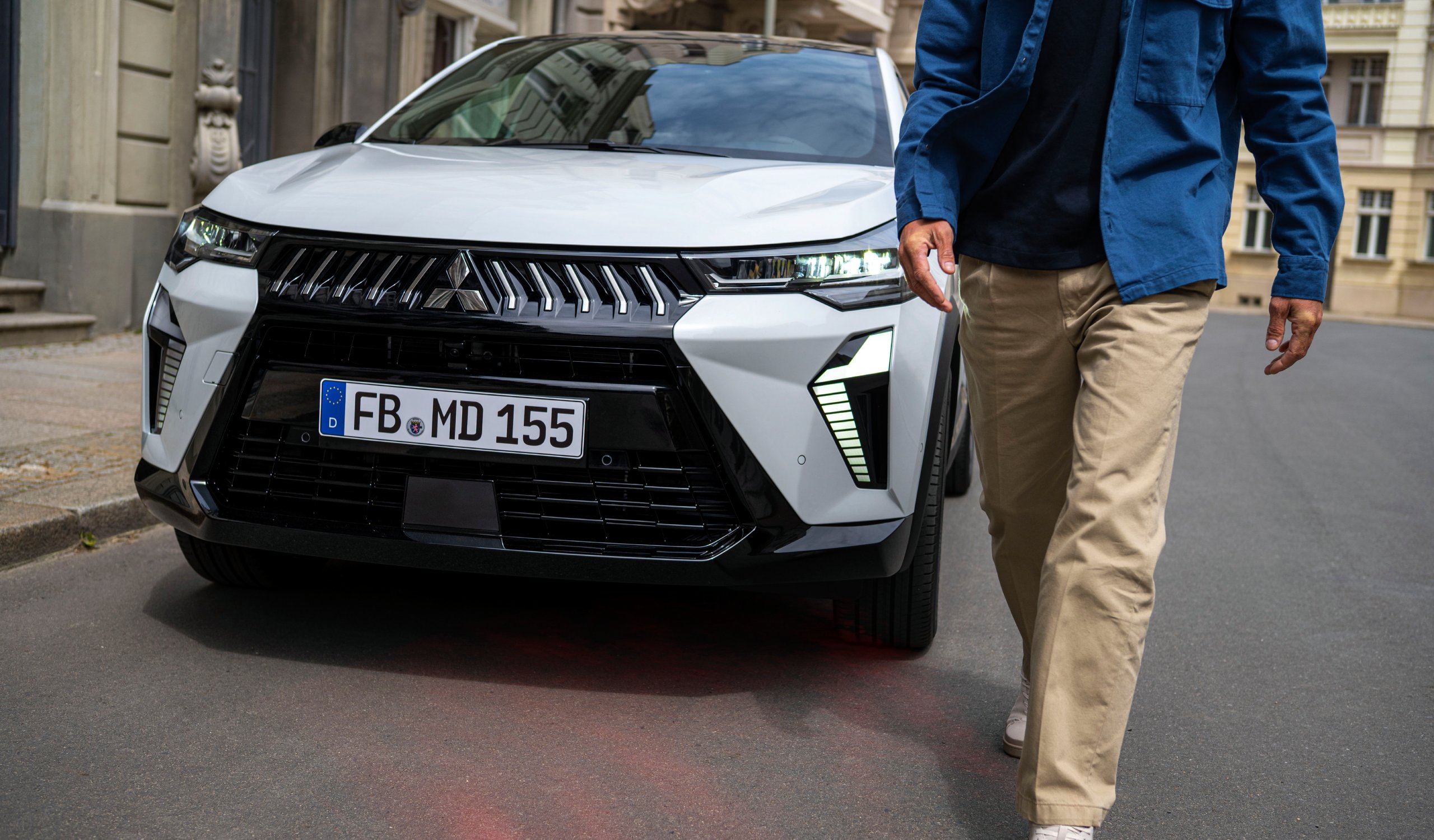 Nové Mitsubishi Grandis - bezklíčové centrální zamykání